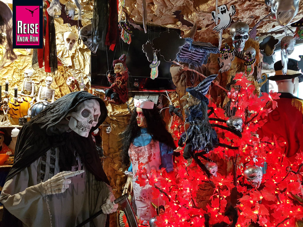 Shop mit Halloween-Dekoration in Zamalek